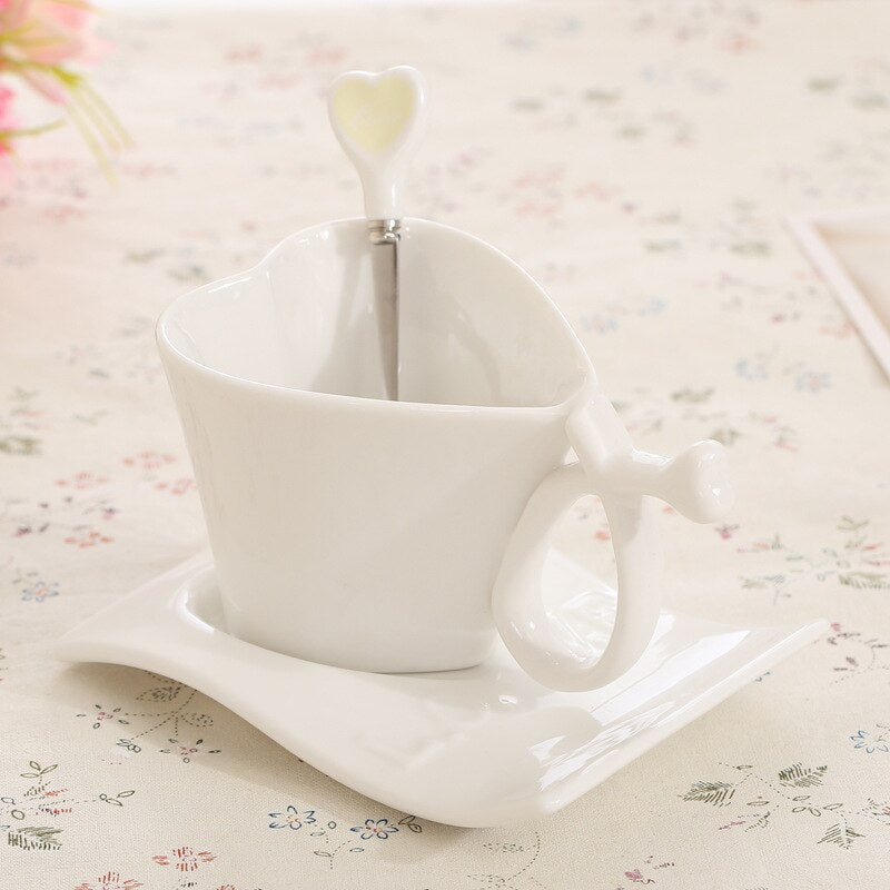Meltset 1 Set Heart Shape Ceramic Coffee Cup Set Coffee Cup+Saucer+Spoon Creative Tea Cup Set