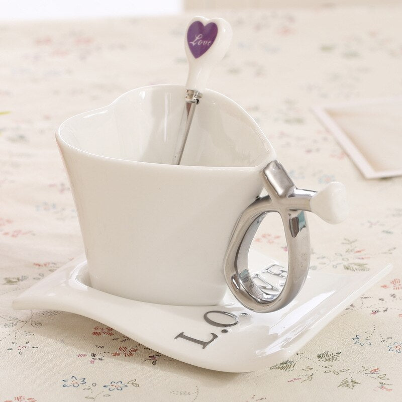 Meltset 1 Set Heart Shape Ceramic Coffee Cup Set Coffee Cup+Saucer+Spoon Creative Tea Cup Set