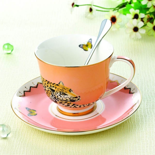 YeFine Ceramic Tea Cup And Saucer Set Designer Bone China Coffee Cup Porcelain Afternoon Black Tea